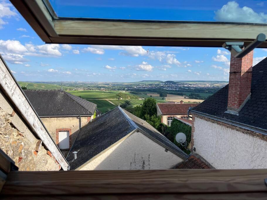 Un Petit Coin Sous Les Toits Villa Hautvillers Exterior photo